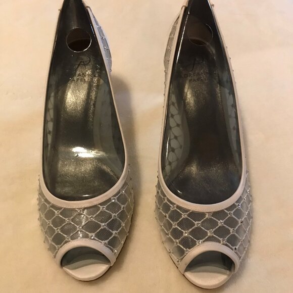 NEW IN BOX Adrianna Papell Ivory Saba Mesh Heel - Picture 9 of 10